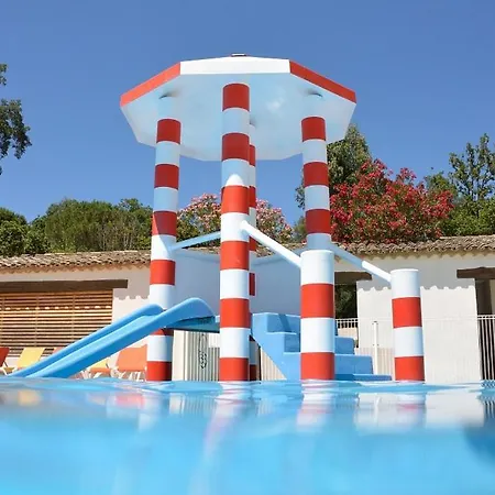 Camping Domaine Des Naiades 4*