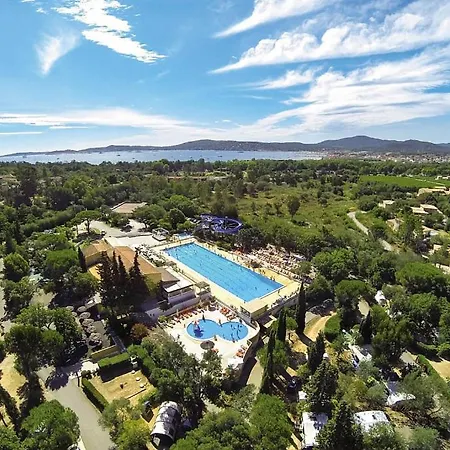 Camping Domaine Des Naiades 4*