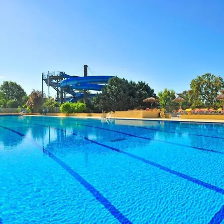 Domaine Des Naiades 4*